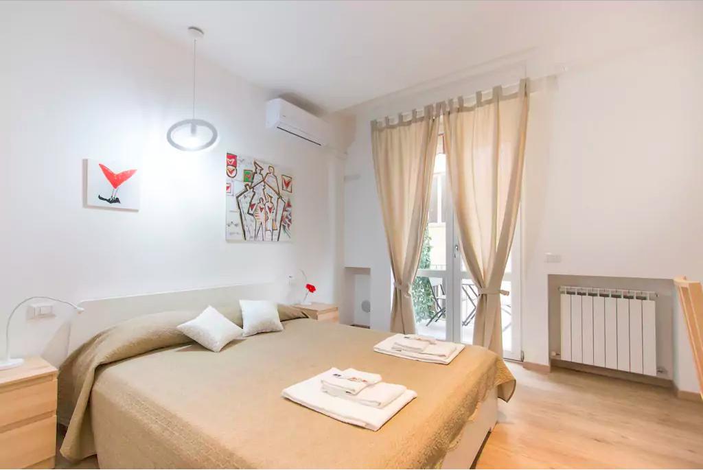 Via Colombo Holiday Rooms La Spezia Szoba fotó