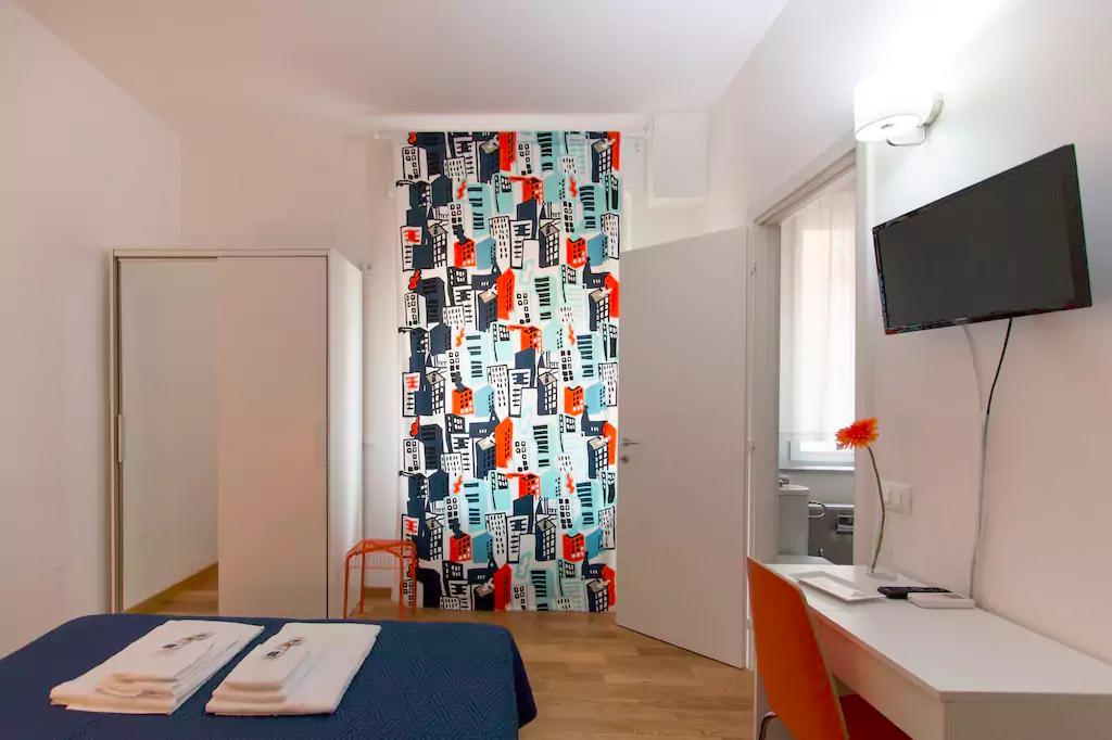 Via Colombo Holiday Rooms La Spezia Szoba fotó