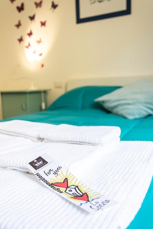 Via Colombo Holiday Rooms La Spezia Szoba fotó